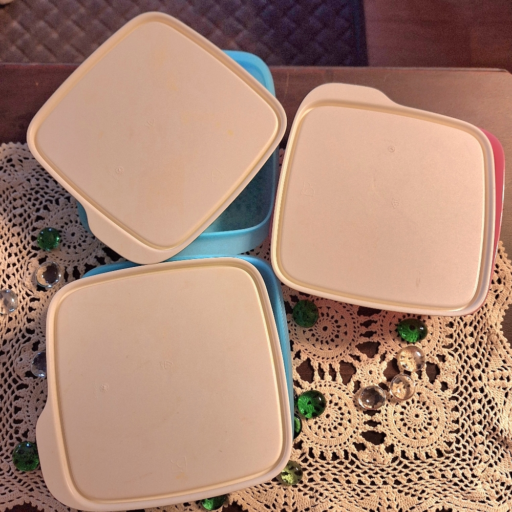 Tupperware Colorful Lunch & Snack Sets (3) - Picture 5 of 10